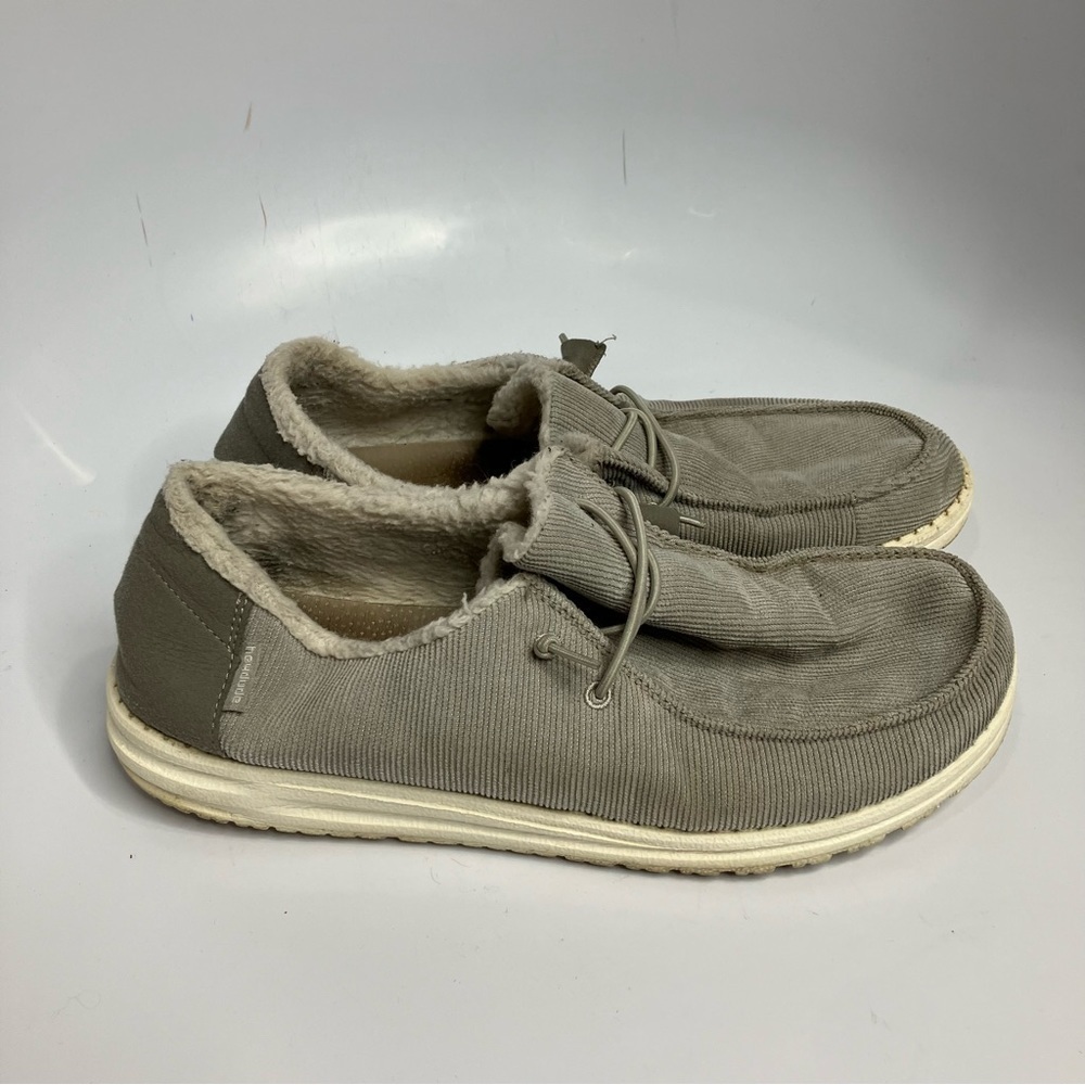 Hey Dude Wendy loafers in gray corduroy size 10